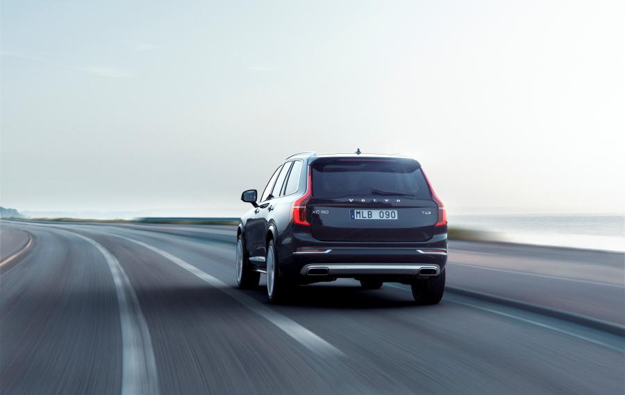  Volvo XC90 T6 AWD First Edition 2014 года  (фото 7 из 38)